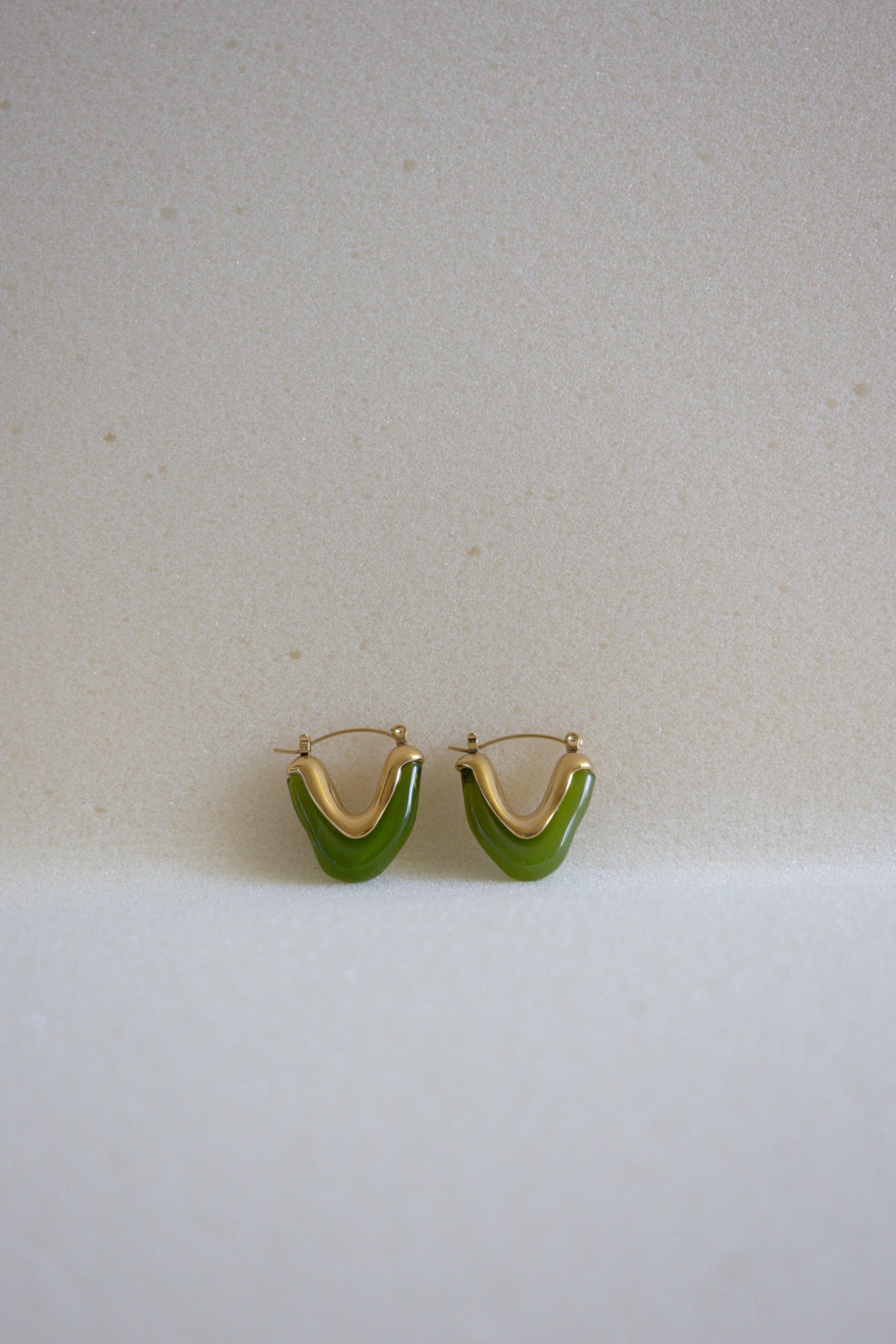 Pendientes V Acrílico Verde