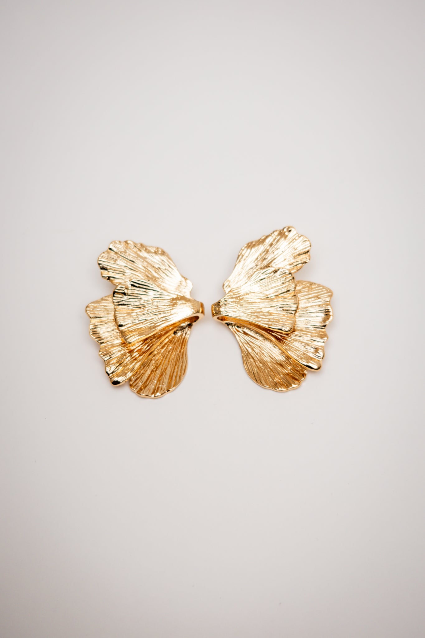 Pendientes Florales Metálicos Dorados
