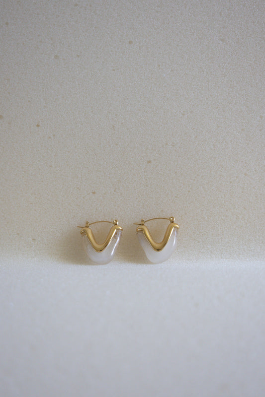 Pendientes V Acrílico Blanco